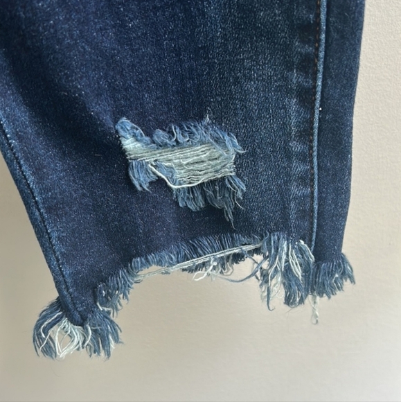 Judy Blue Mid Rise Slim Fit - Picture 6 of 8